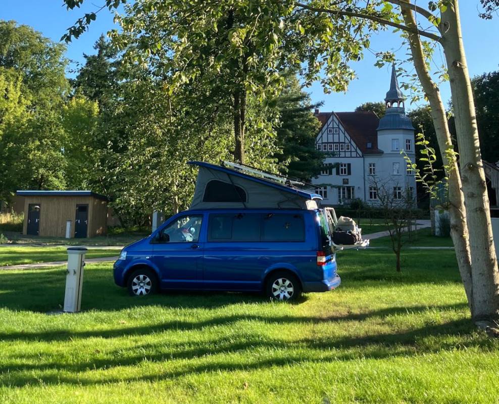 Schloss Sigrön Camping — Photo 4