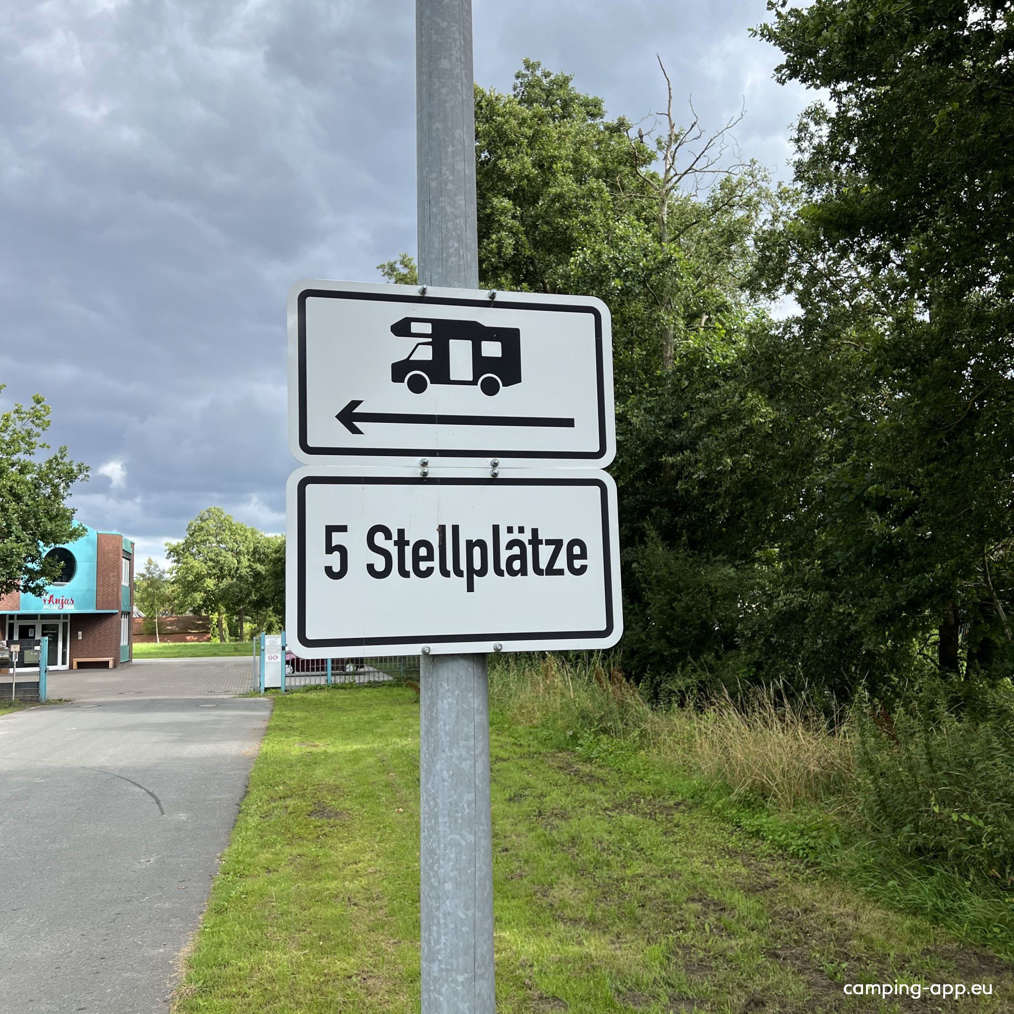 Stellplatz Reisemobilhändler Rauert — Photo 5