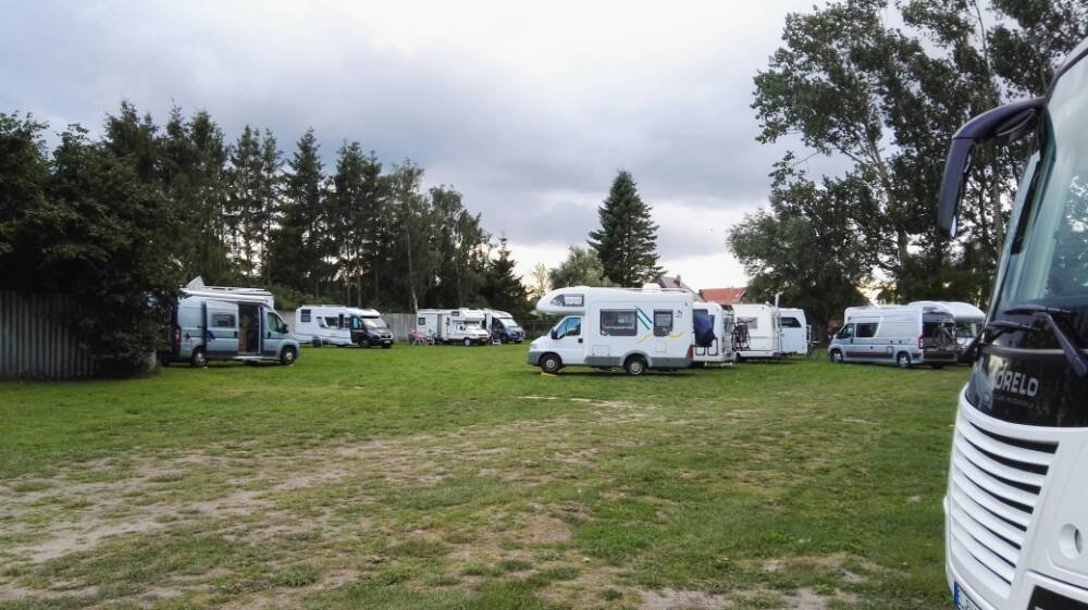 Stellplatz im Grünen bei Fa. Stuhr