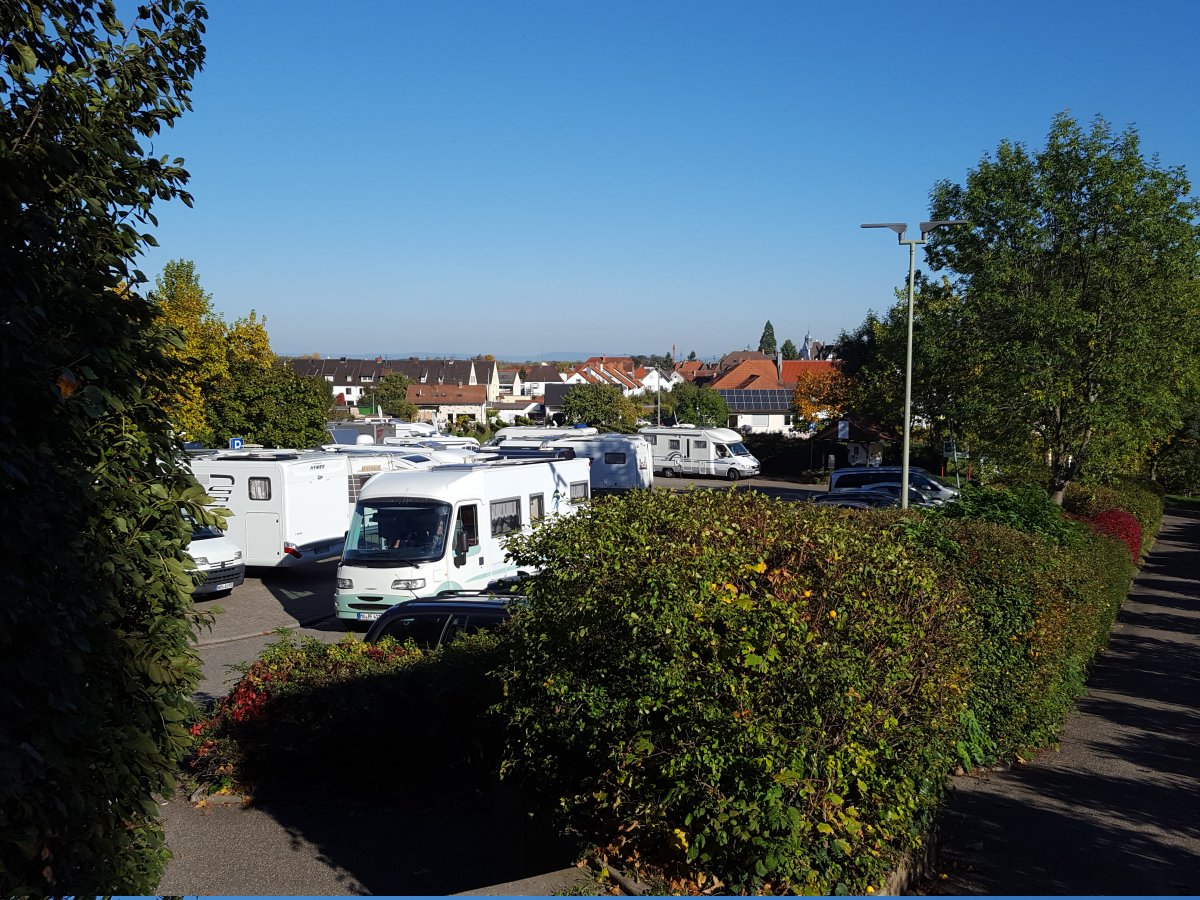 Wohnmobilstellplatz am Kirchberg Edenkoben — Photo 2