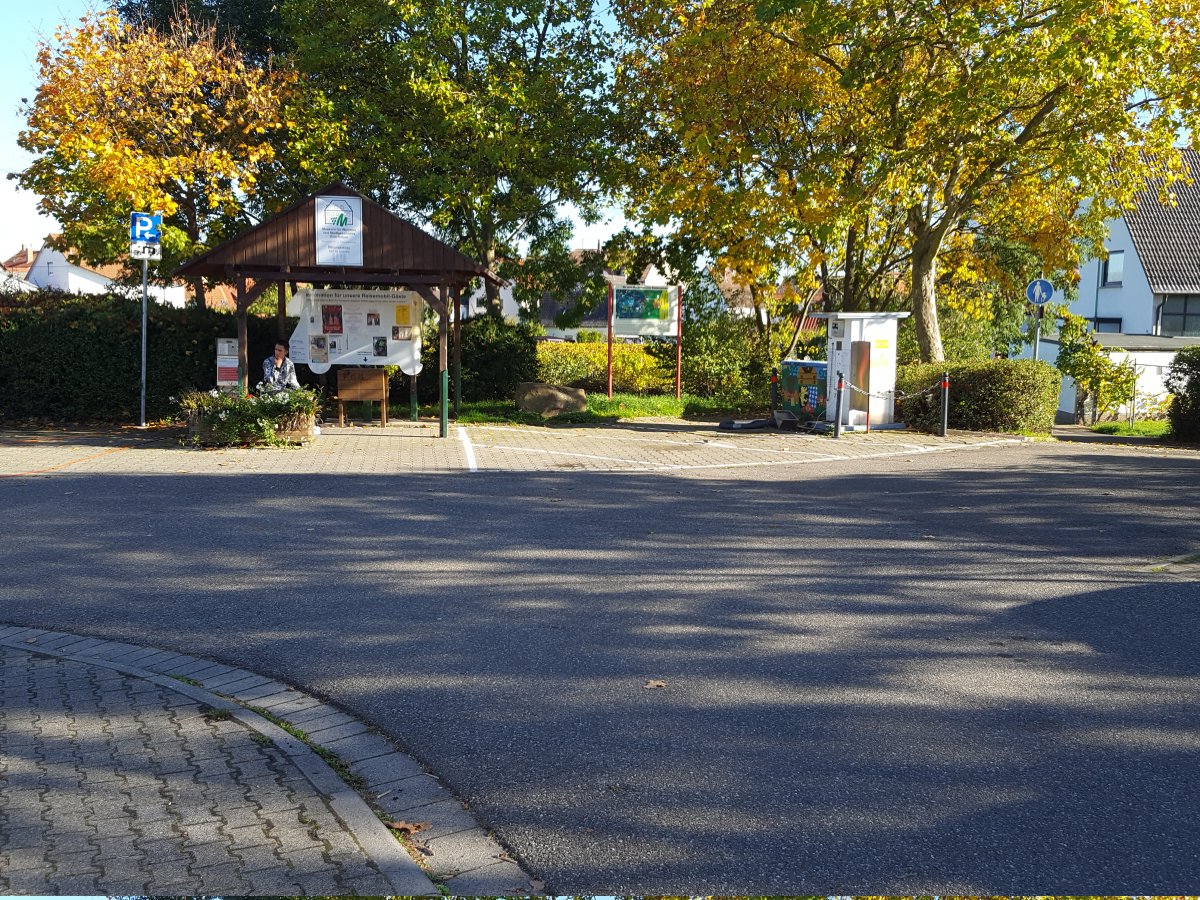 Wohnmobilstellplatz am Kirchberg Edenkoben — Photo 3