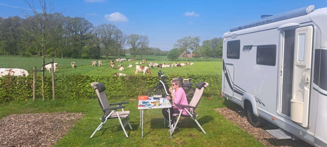 Camperplaats de Nijenhaer — Motorhome pitch in Beuningen