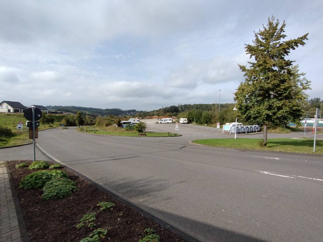 Stellplatz Sportplatz Nümbrecht — Photo 2