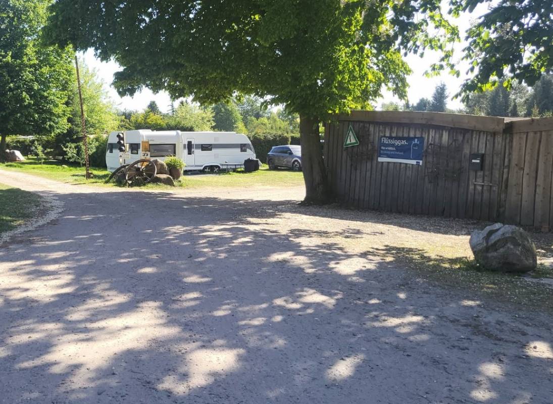 B Camping — Photo 3