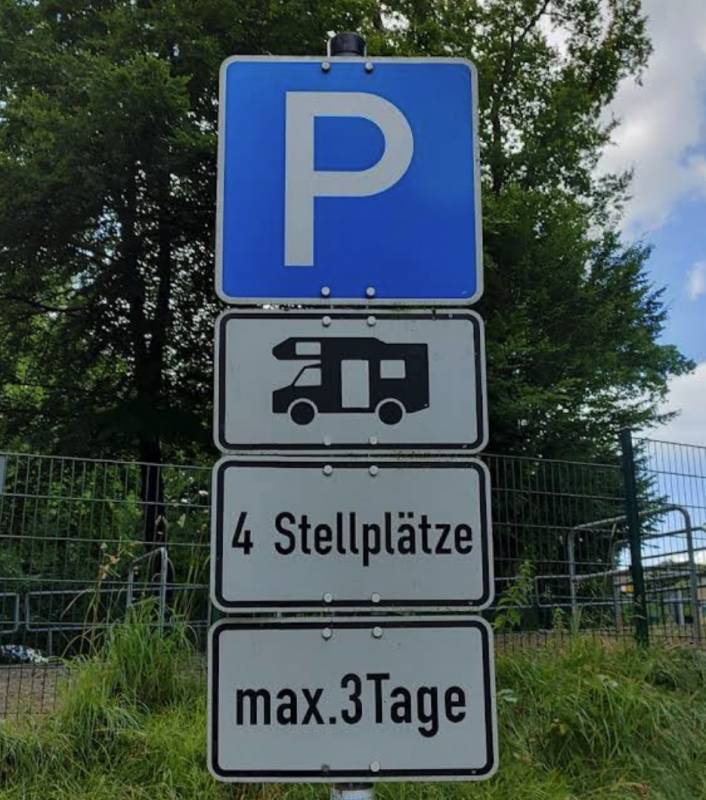 Stellplatz am Freizeitbad Albersdorf — Motorhome pitch in Albersdorf