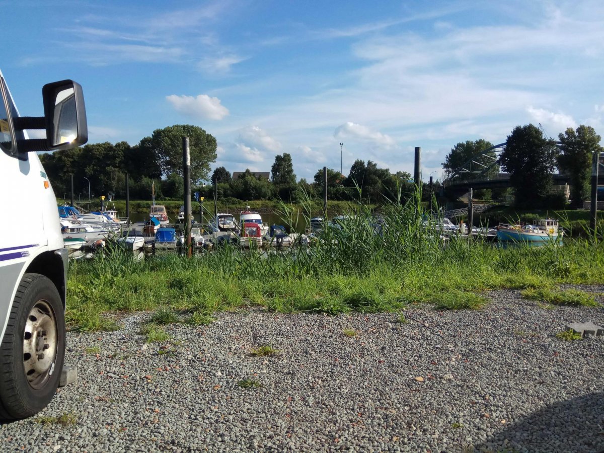 Stellplatz an der Marina Lauenburg / Elbe