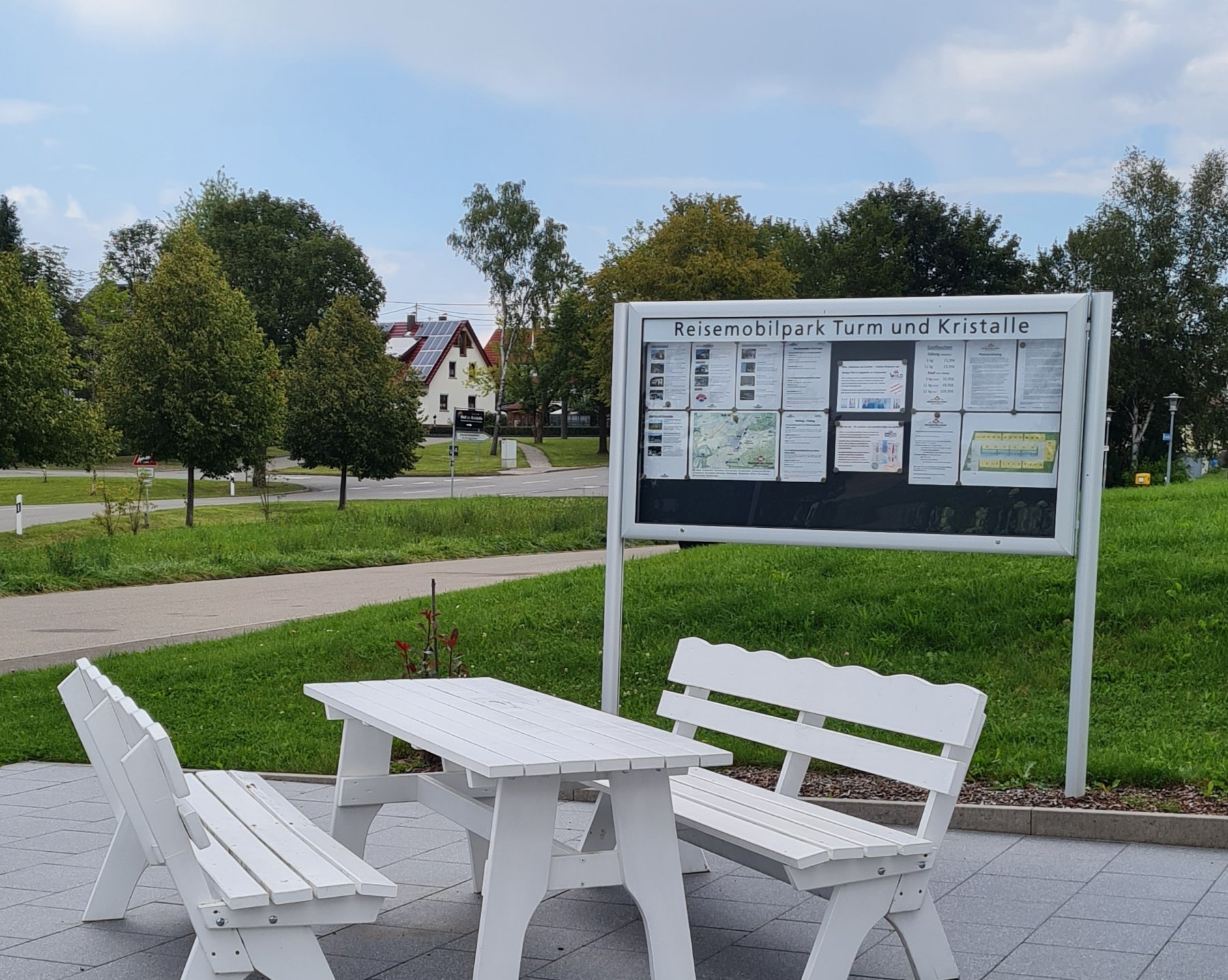 Reisemobilpark Turm und Kristalle