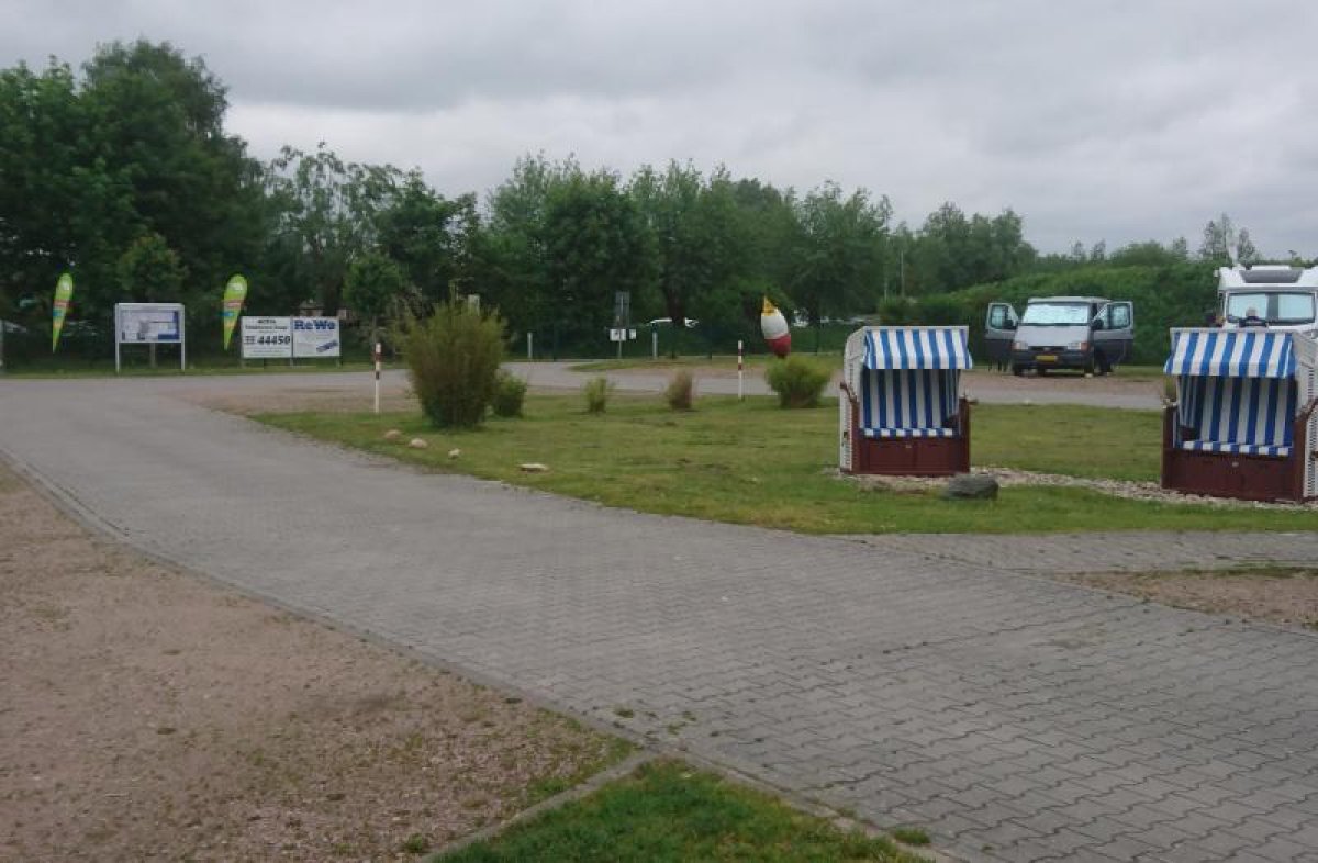 Wohnmobilhafen am Nautimo-Bad — Photo 3