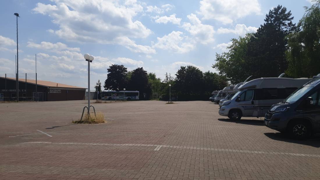 Wohnmobilstellplatz am Festplatz Jork — Photo 3