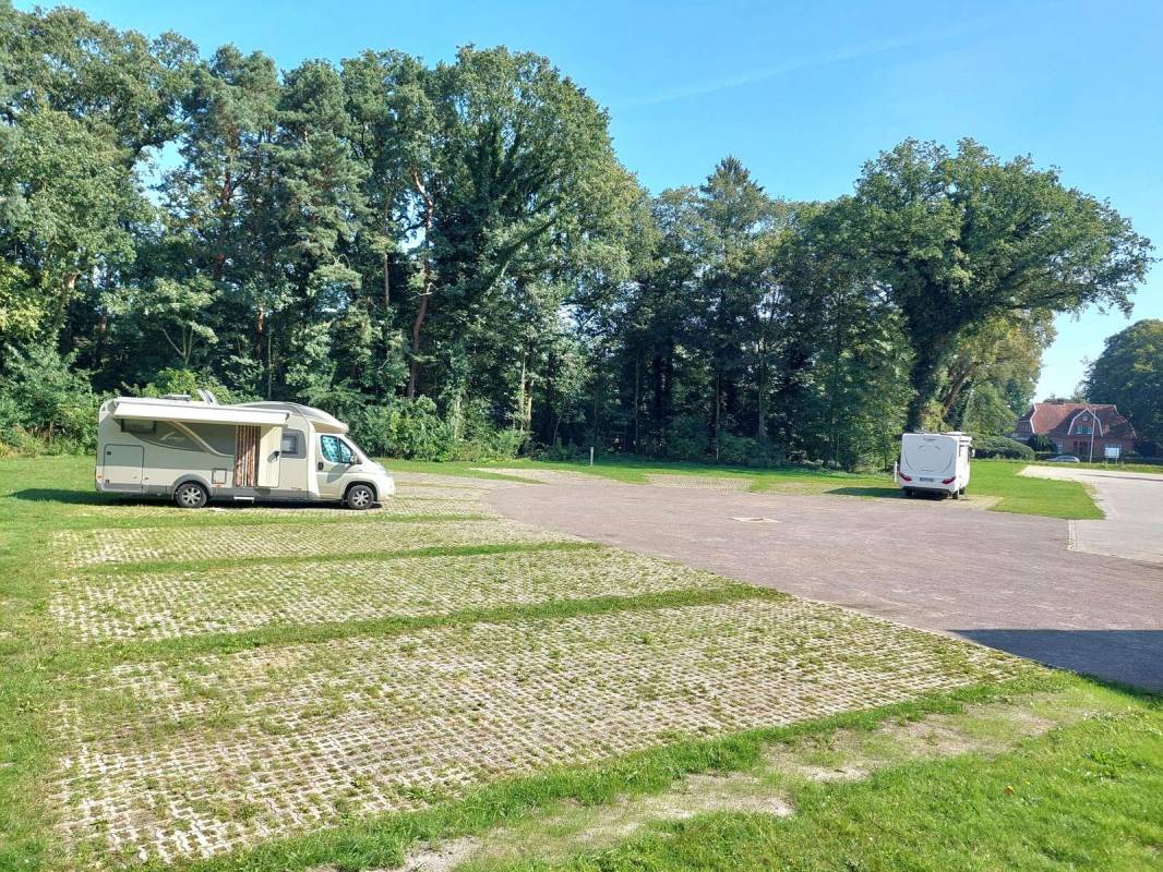 Stellplatz Schützenplatz Uplengen — Photo 2