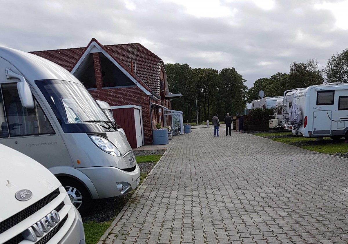 Wohnmobilstellplatz Ditzum Ankerplatz — Motorhome pitch in Jemgum
