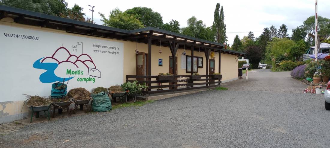 Monti's Camping — Photo 3