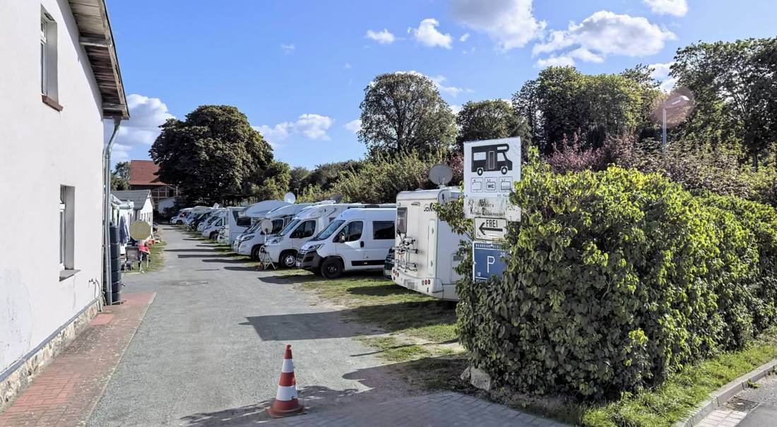 Wohnmobilstellplatz am Bahnhof — Photo 3