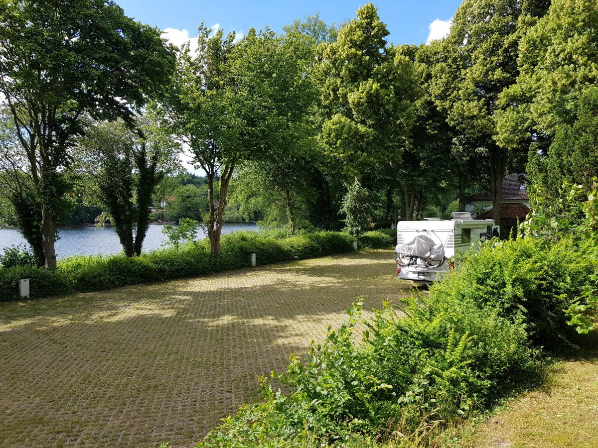 Stellplatz am Waldschwimmbad Lensahn