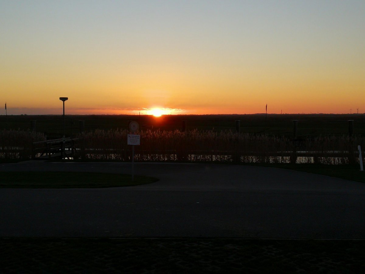 Stellplatz am Sportboothafen Neufeld — Photo 2