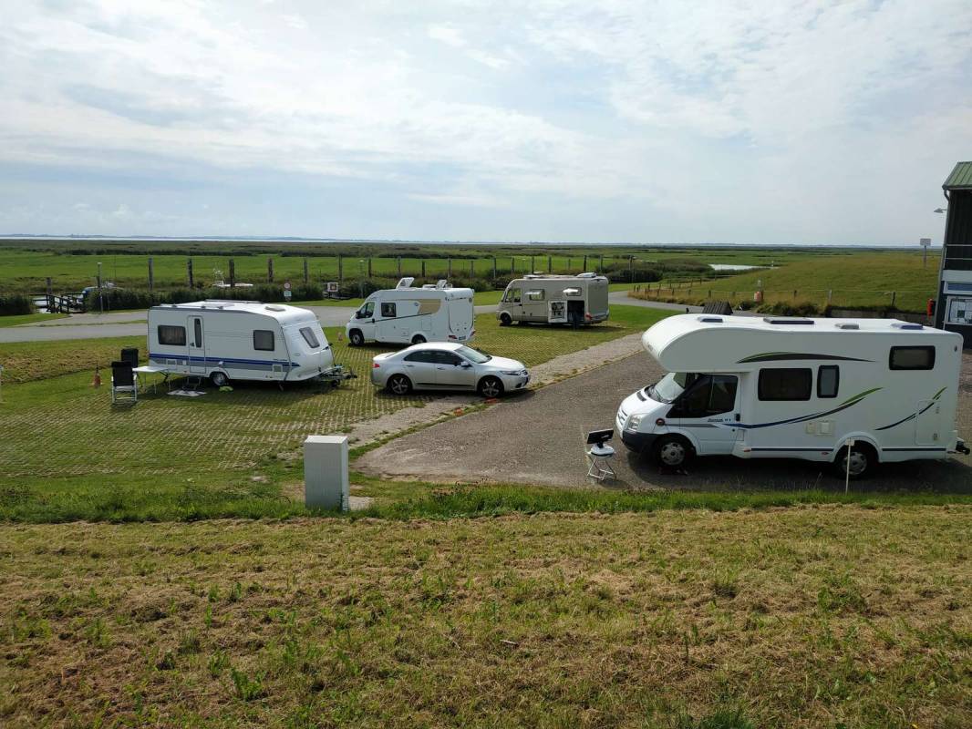 Stellplatz am Sportboothafen Neufeld — Photo 6