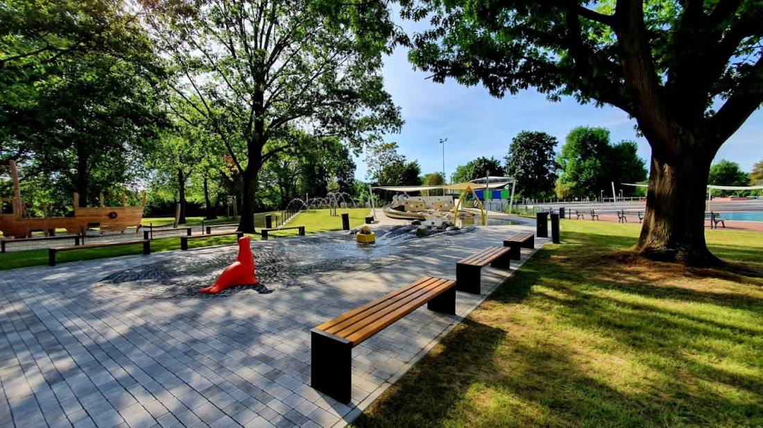 Seligenstädter Freischwimmbad — Aire de camping-car in Seligenstadt