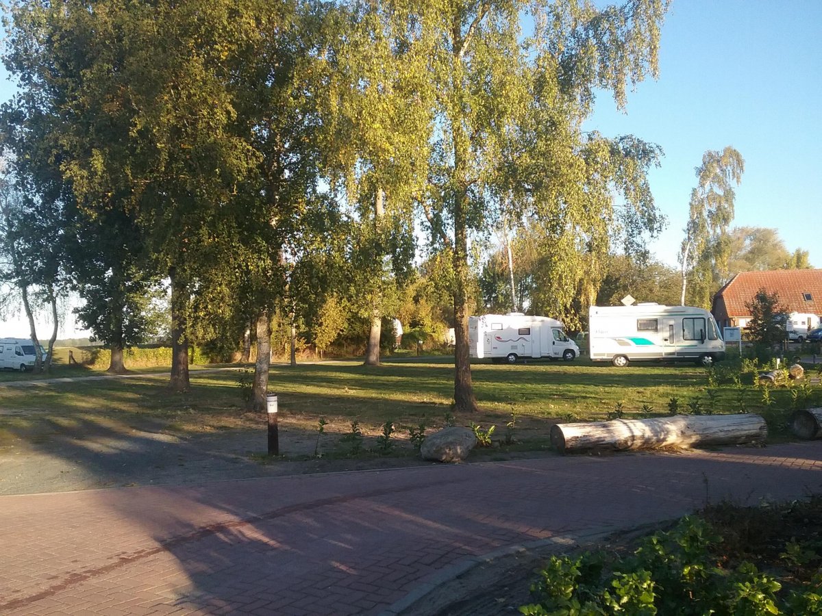 Stellplatz Mönkebude — Photo 3