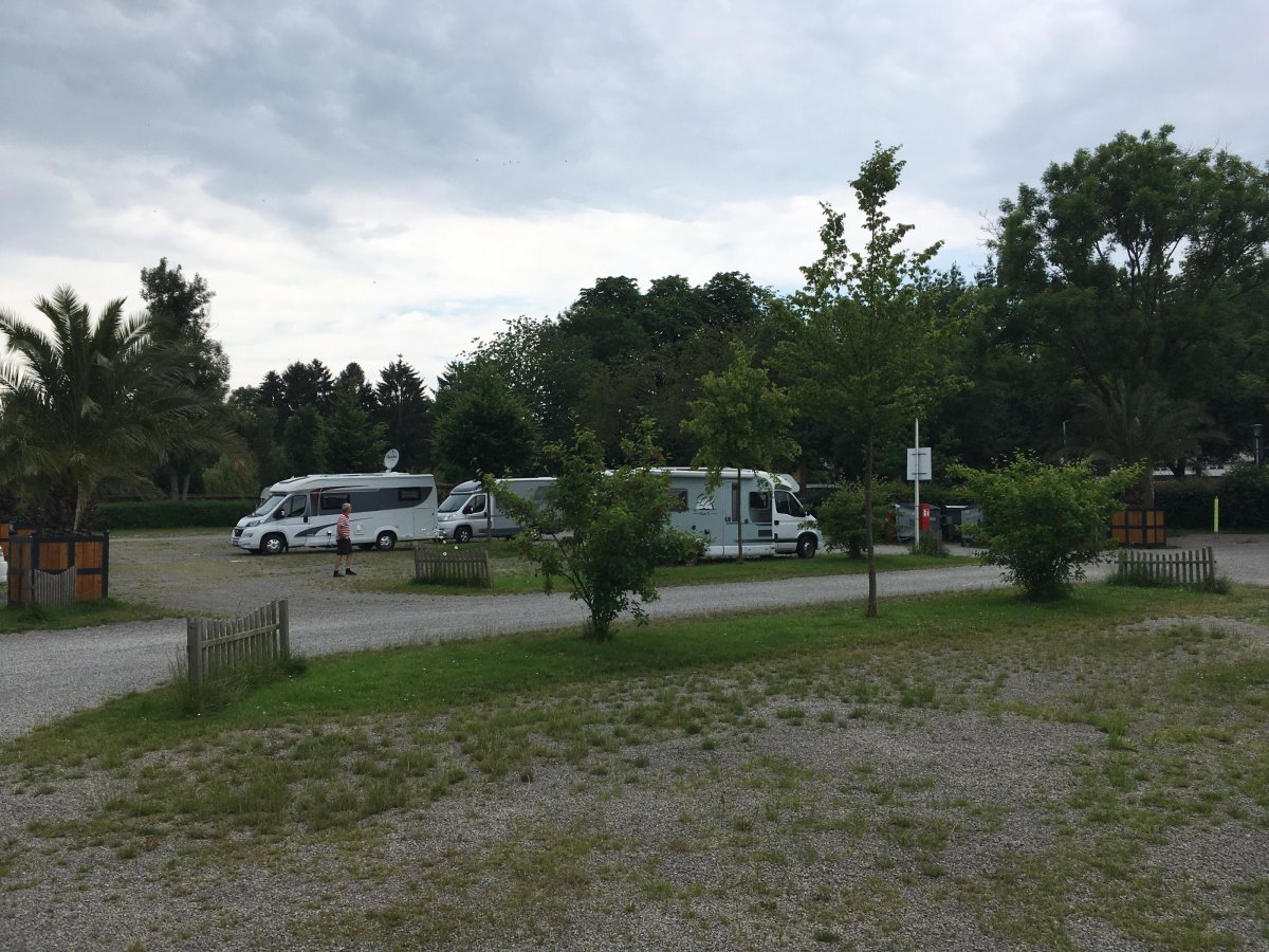 Reisemobilhafen an den Emmerauen Bad Pyrmont — Photo 3