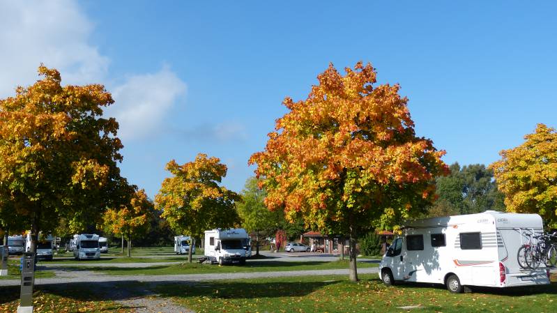 Stellplatz Bruchdamm Wunstorf Steinhude — Motorhome pitch
