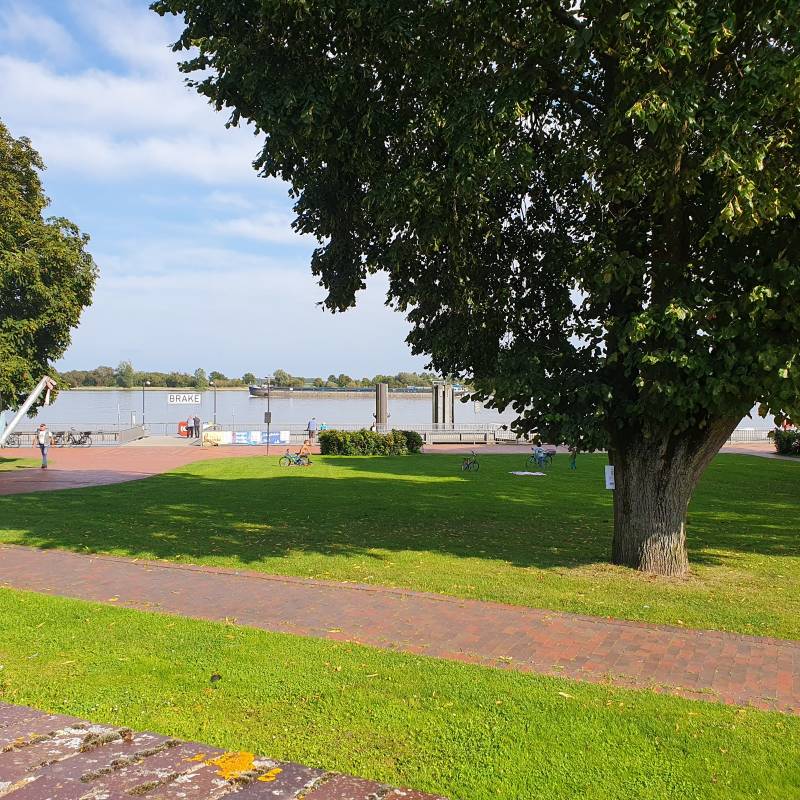 Stellplatz am Binnenhafen Brake — Photo 4