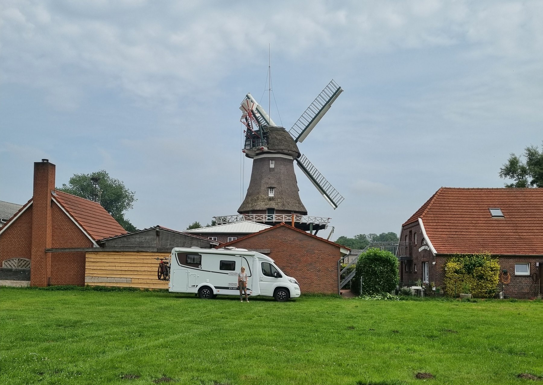 Stellplatz Windmühlenhof — Motorhome pitch in Leer