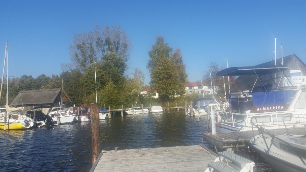 Stellplatz an der Marina Nord Schwerin — Photo 3