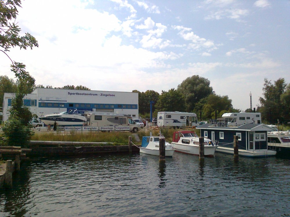 Stellplatz am Sportbootzentrum Ziegelsee Schwerin — Photo 3