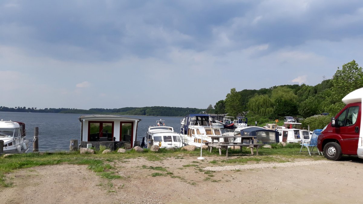 Stellplatz am Sportbootzentrum Ziegelsee Schwerin — Photo 6