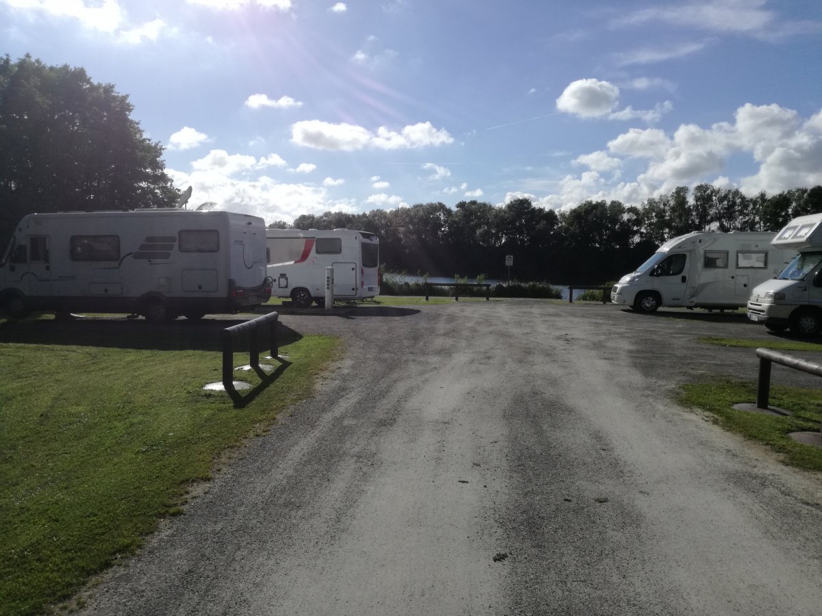 Womostellplatz am Tjücher Moortun — Motorhome pitch in Marienhafe