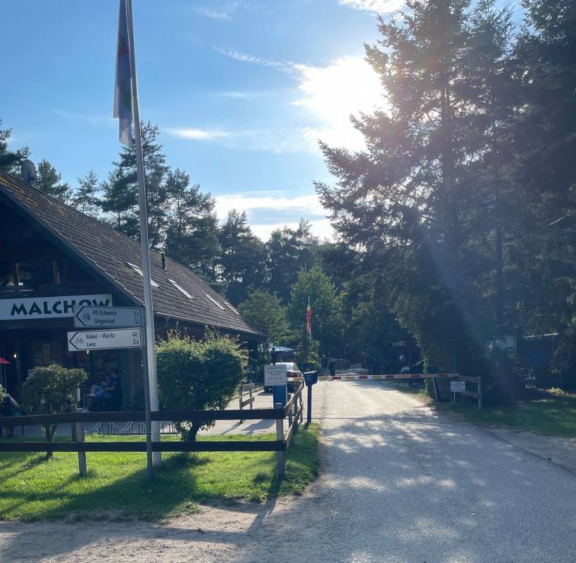 Wohnmobilhafen Naturcamping Malchow — Photo 3