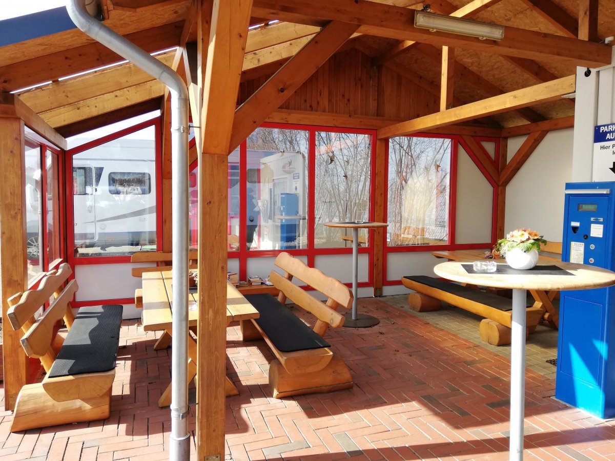 Wohnmobilpark Westhafen Wismar — Motorhome pitch