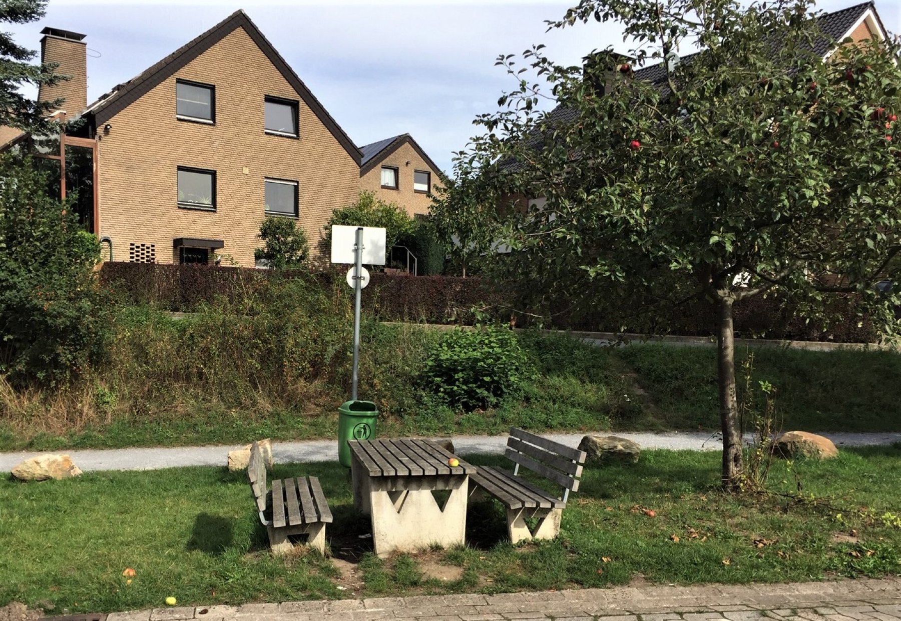 Parkplatz am Schul- und Sportzentrum Meyerfel — Photo 2