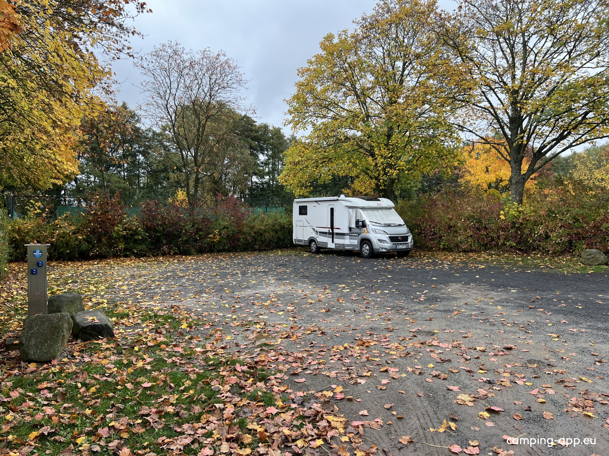 Stellplatz am Schwimmbad Ehlen