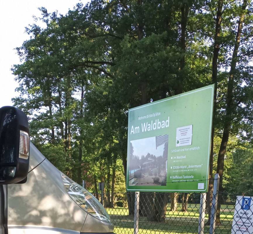 Stellplatz am Waldbad Hohne