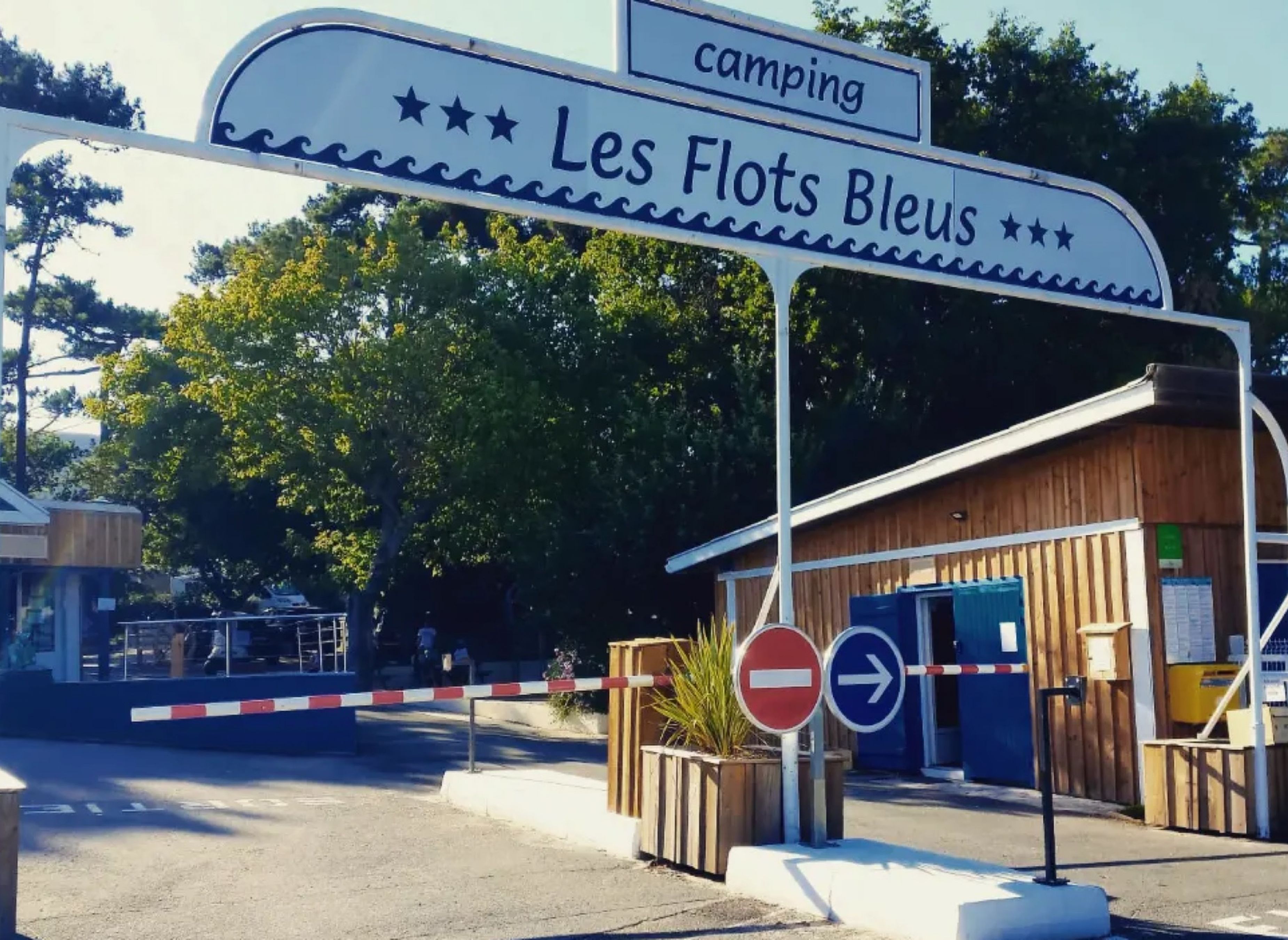 Campingapp.eu Camping de la Dune Les Flots Bleus Le Pyla sur Mer / NouvelleAquitaine France Campingapp.eu Camping de la Dune Les Flots Bleus Le Pyla sur Mer / NouvelleAquitaine France