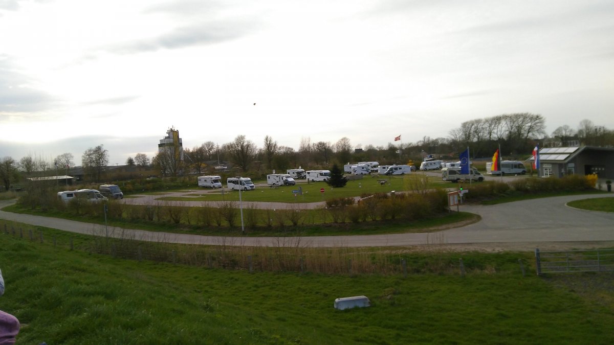 Wohnmobilstellplatz am Halbmond — Photo 5