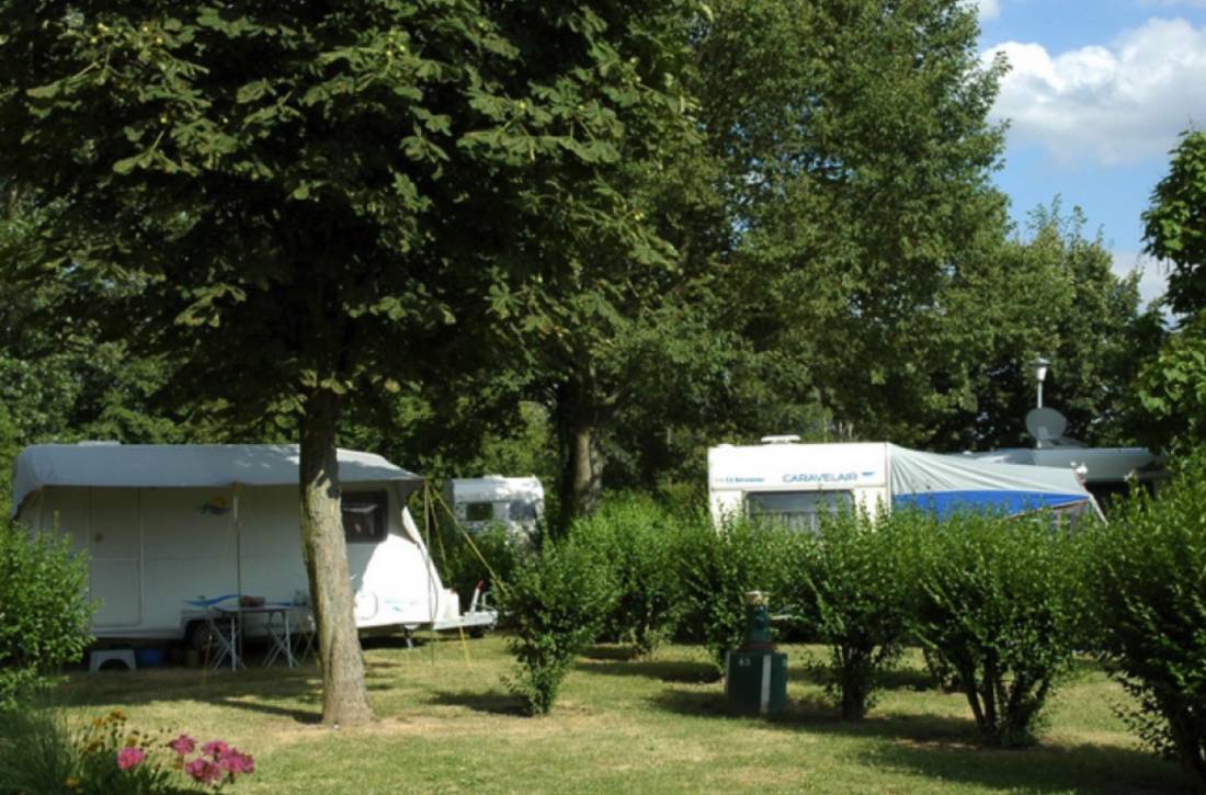 Camping Les Reflets St Pierre — Campeggio in Saint-Pierre