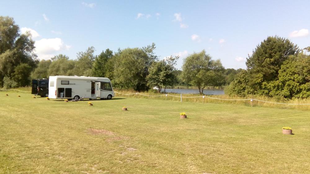 Wohnmobilhafen am Flugplatz — Motorhome pitch in Hörsten 