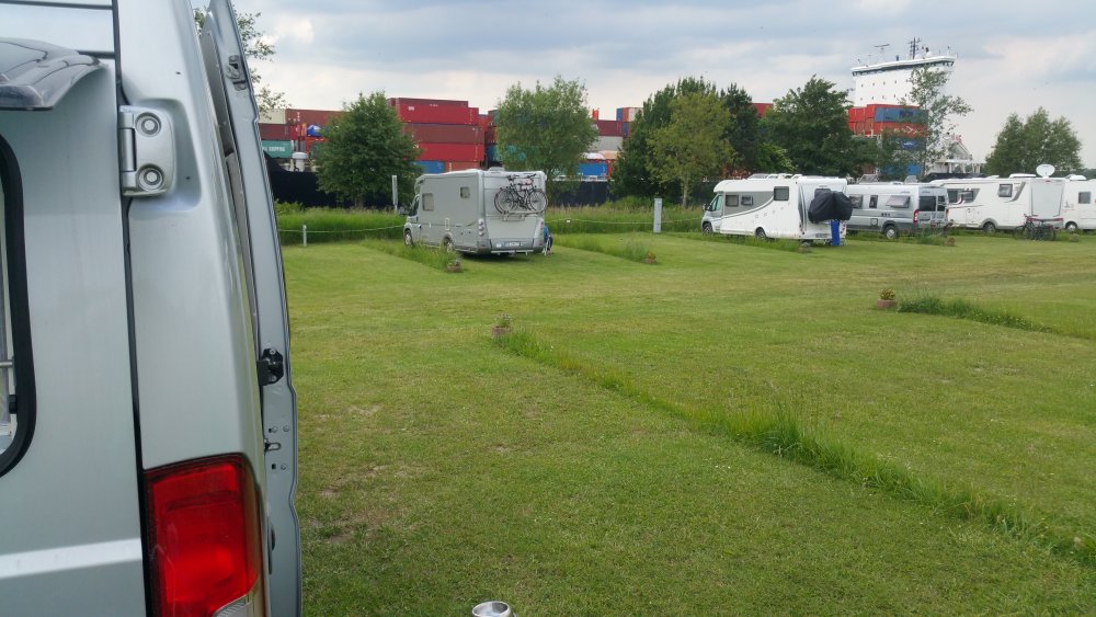 Wohnmobilhafen am Flugplatz — Photo 5