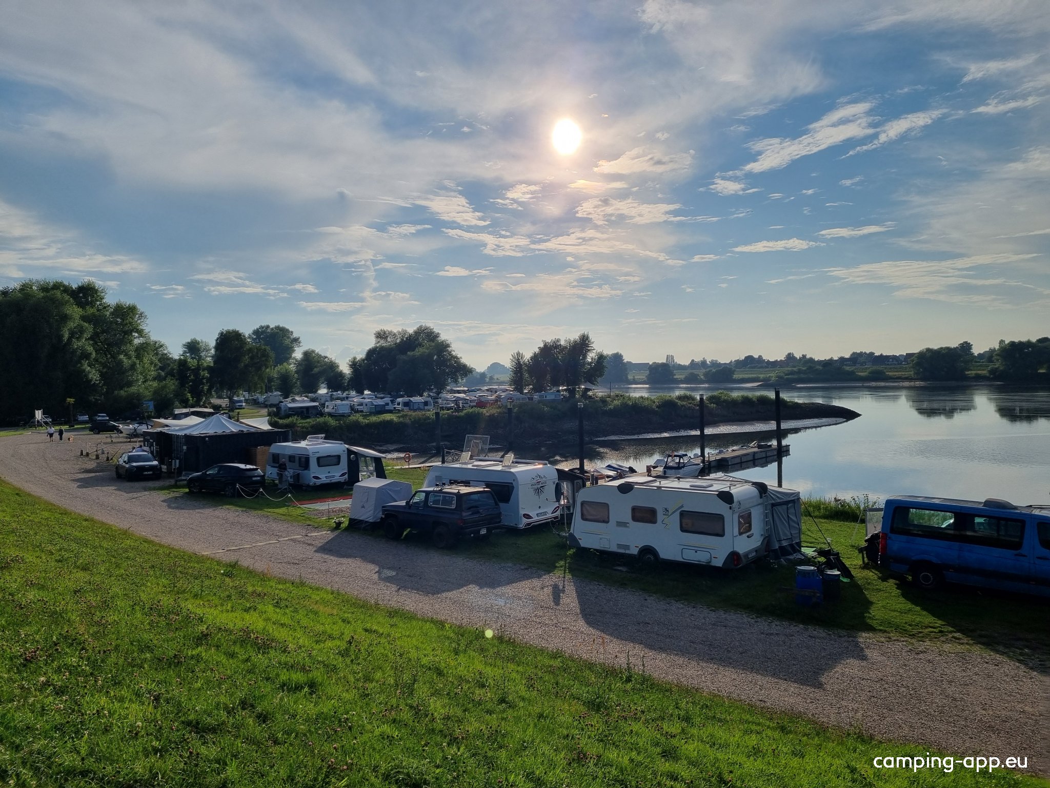 Camping Land an der Elbe Hamburg (Stover Strand)