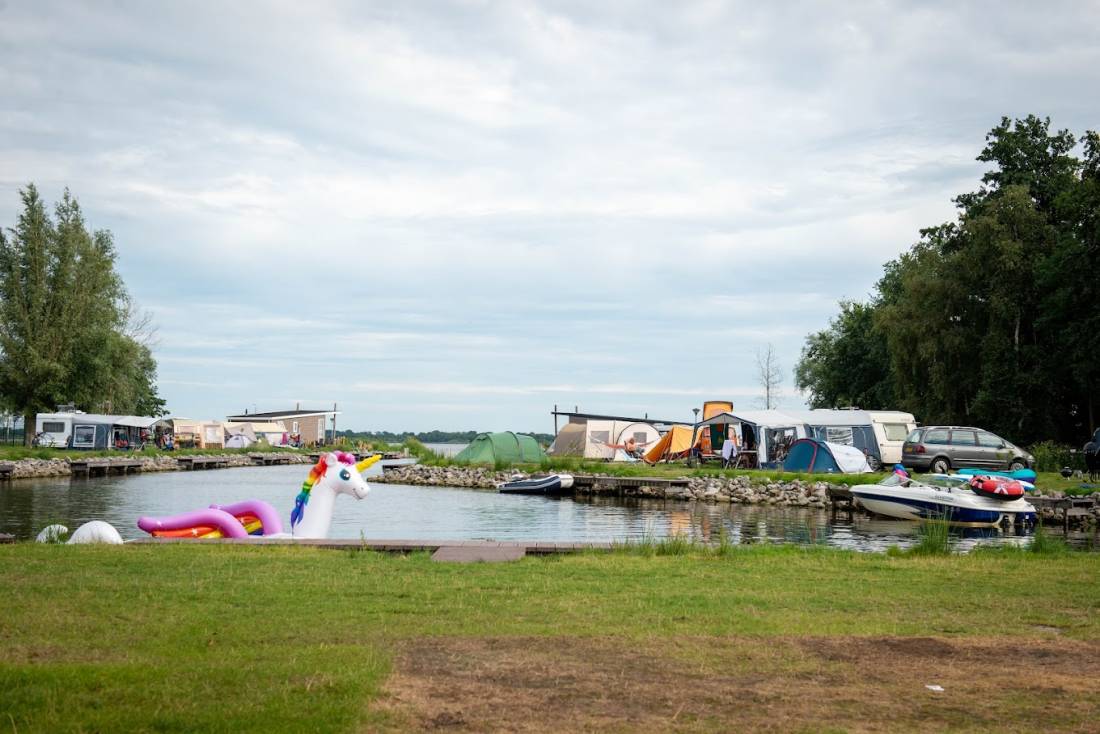 Vakantiepark Bergumermeer — Photo 2