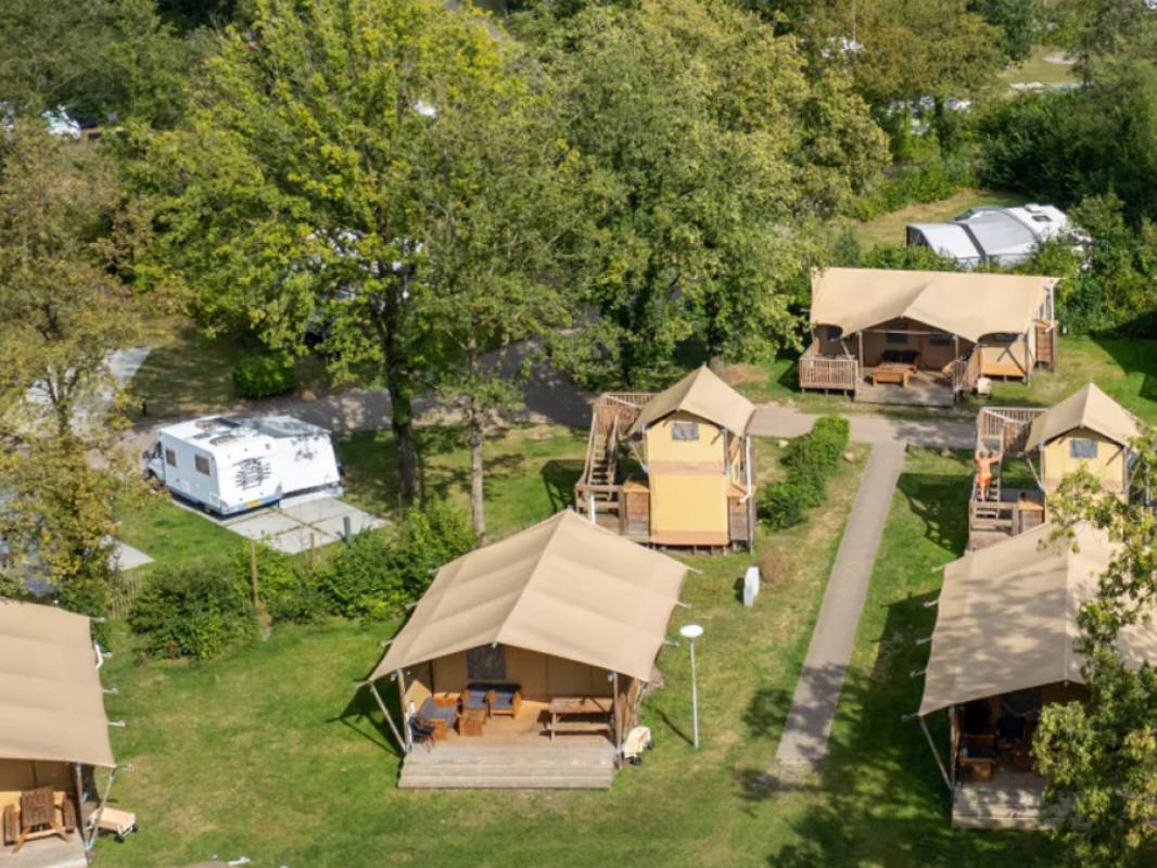 Roompot Holiday Hunzedal — Campsite in Borger