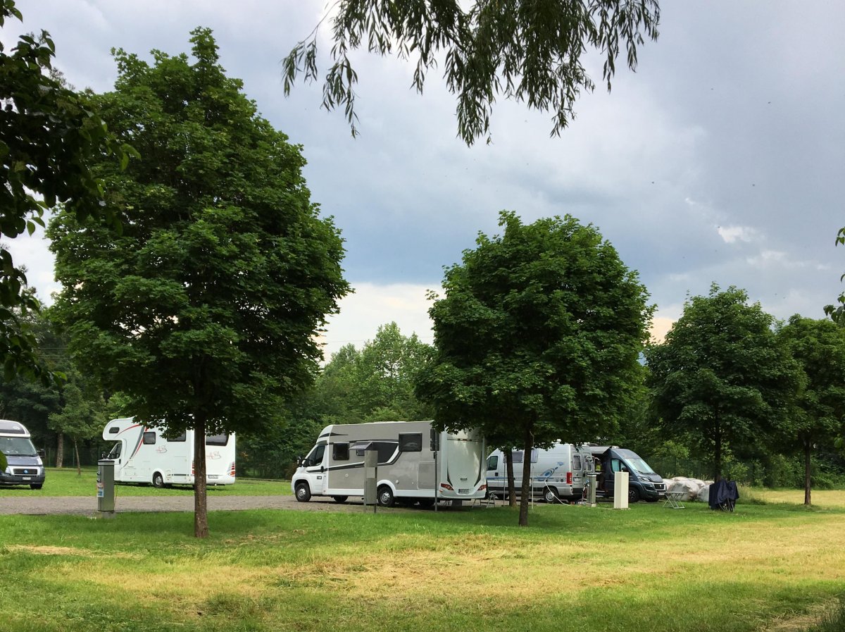 Stellplatz Am Schwimmbad Zell — Photo 3