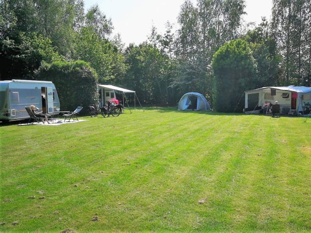 Bij Aquamarijn — Parque de campismo in Stieltjeskanaal