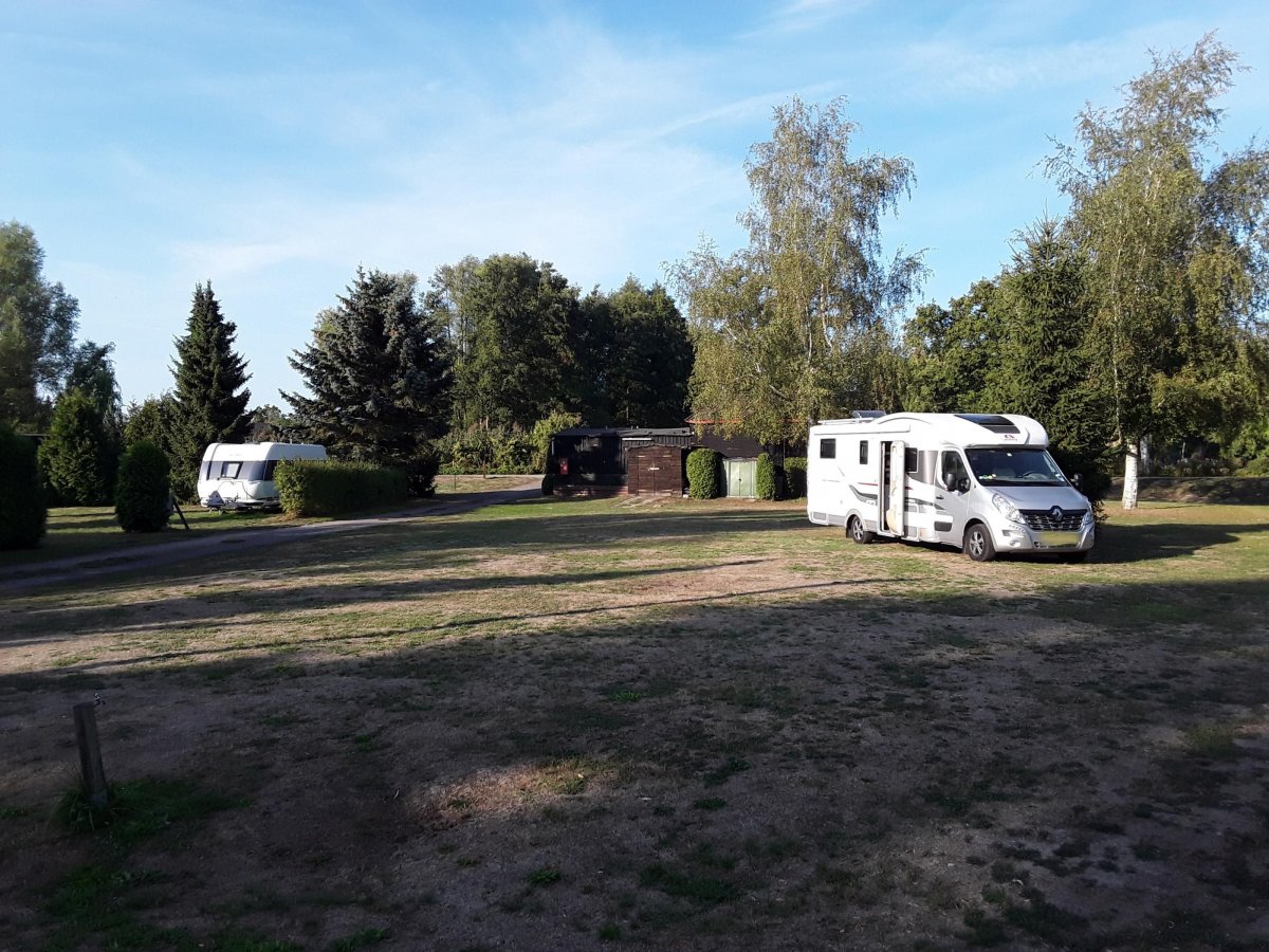 Wohnmobilstellplatz Zum Alten Wehr — Camping in Wienhausen