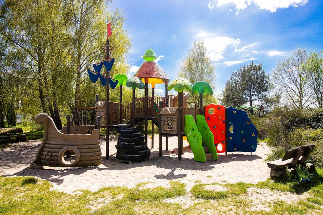 Regenbogen Born — Photo 3