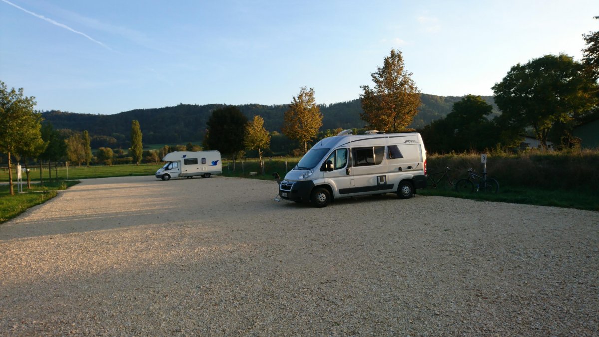 Wohnmobilestellplätze beim Naturbad Achtal