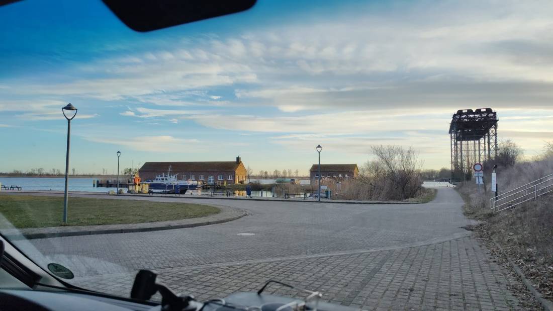 Wohnmobilstellplatz am Hafen