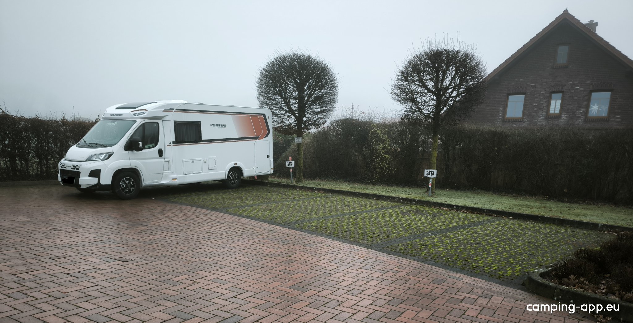 Wohnmobilstellplatz Rathaus Lorup — Photo 2